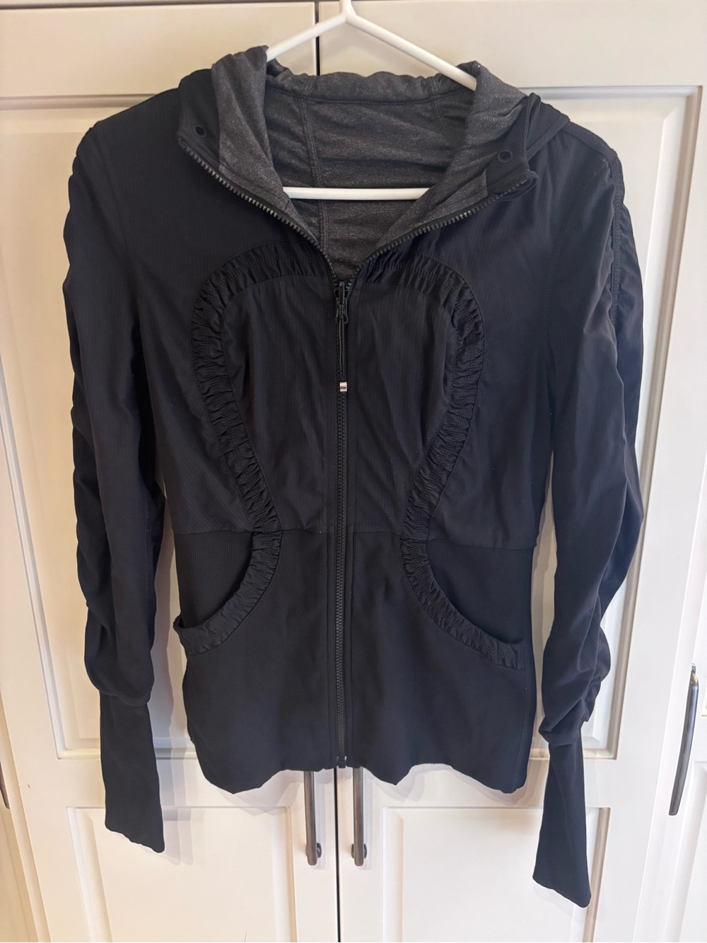 Women's lululemon size 8 Black/grey reversible Hooded Zip Jacket -